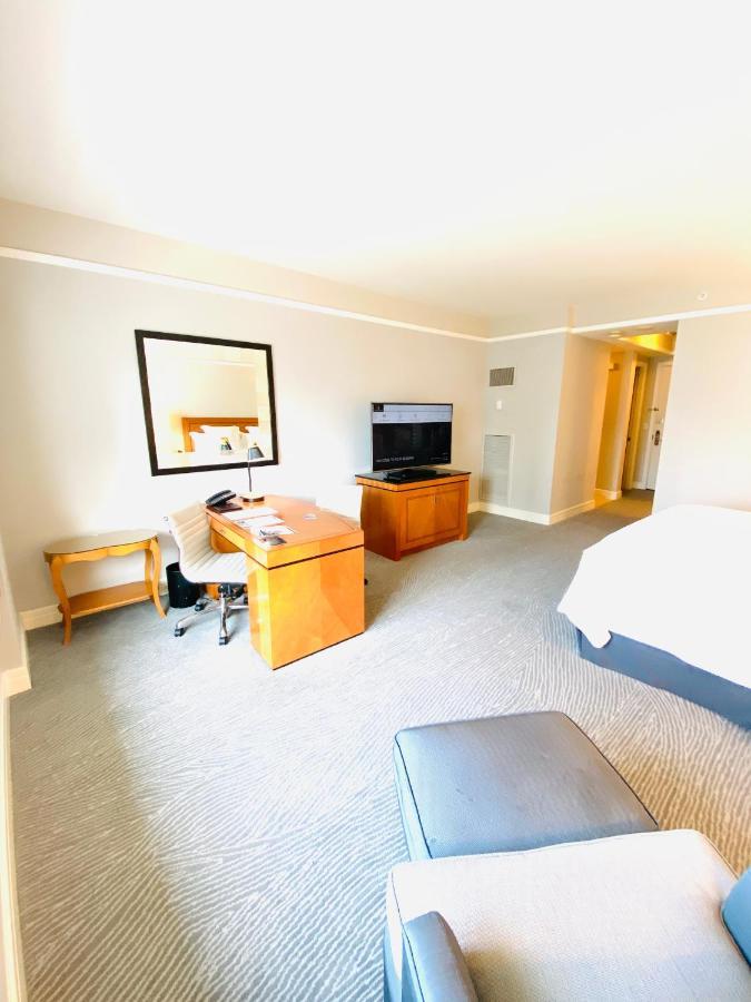 Private Condo Hotel At Four Seasons Brickell 마이애미 외부 사진