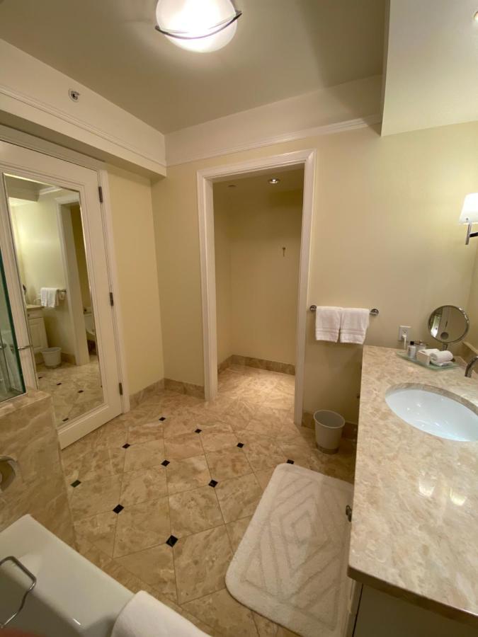 Private Condo Hotel At Four Seasons Brickell 마이애미 외부 사진